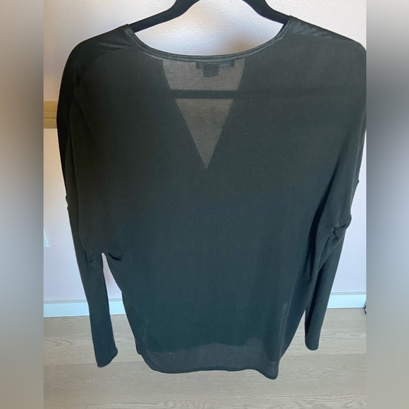 Vince Black Silk V-Neck Tunic Blouse Size Small - Picture 4 of 7